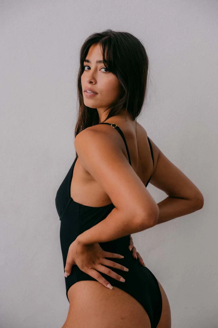Avila One Piece - Black - Image 4